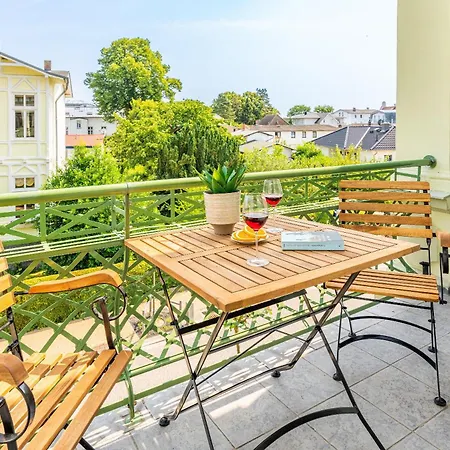 Waldschloss App 9 ゼーバート・ヘリングスドルフ