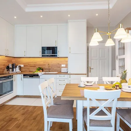 Waldschloss App 9 ゼーバート・ヘリングスドルフ